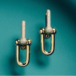 Famous Round Cut 6-prong Solitaire Rings or U-shape Earrings